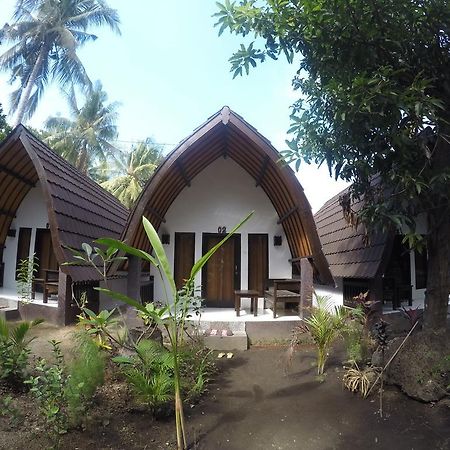 Hello Lumbung Homestay Гілі-Аїр Екстер'єр фото